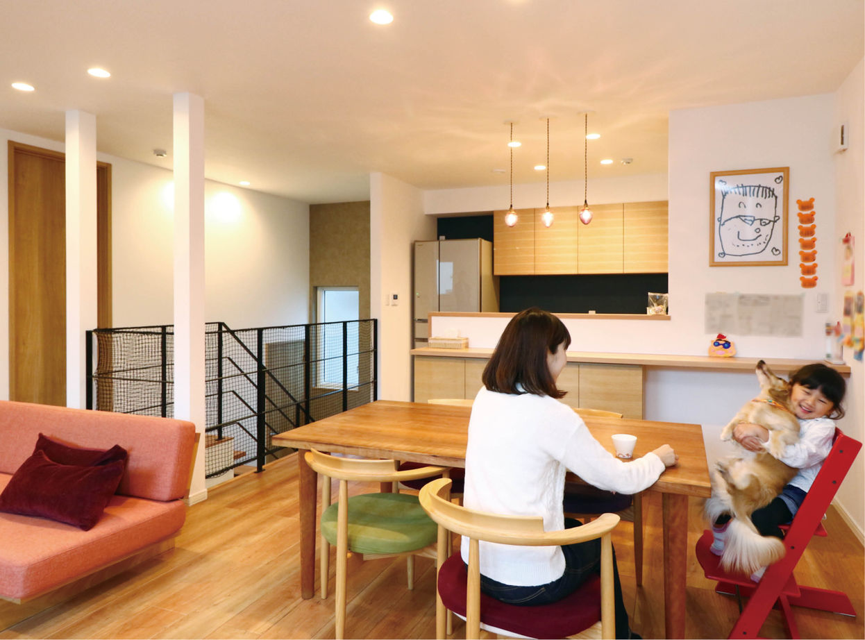 ロゴスホーム 【2000万円台/間取図/カーポート】広い土間と光あふれる２階ＬＤ　ライフスタイルを愉しむ我が家の建築実例画像1