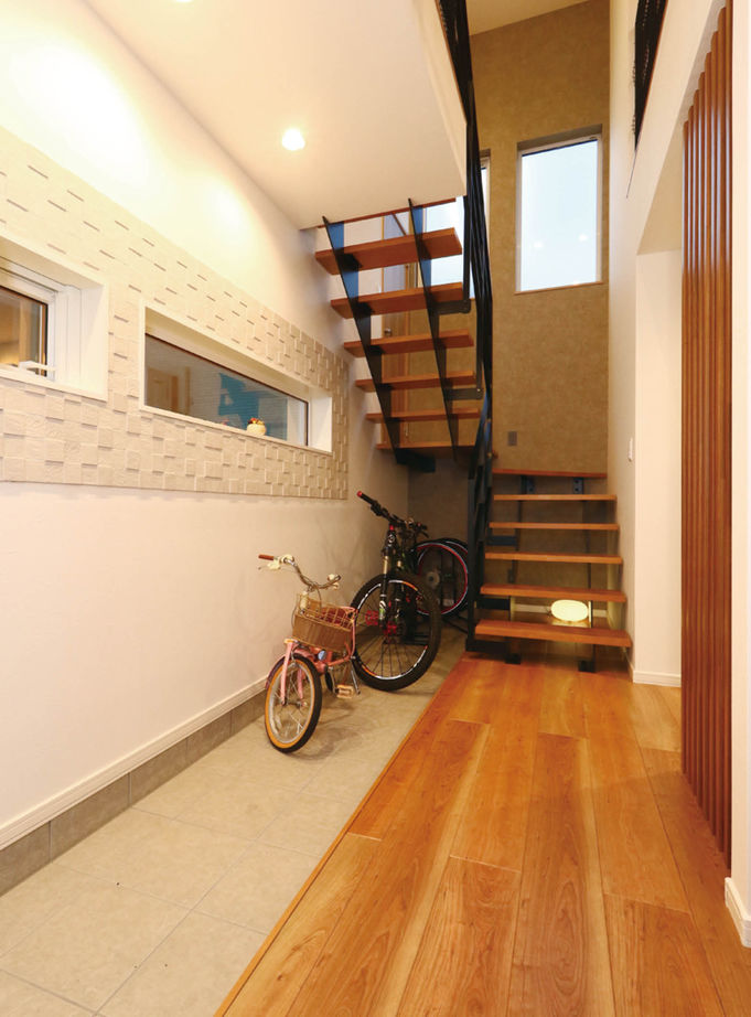 ロゴスホーム 【2000万円台/間取図/カーポート】広い土間と光あふれる２階ＬＤ　ライフスタイルを愉しむ我が家の建築実例画像6