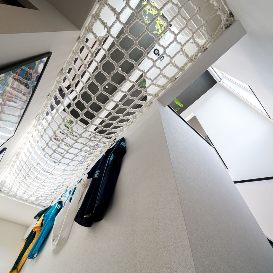 ロゴスホーム 【北海道/旭川市/４LDK/ビルトインガレージ】アウトドア気分を楽しめる遊びごごろのある家の建築実例画像3