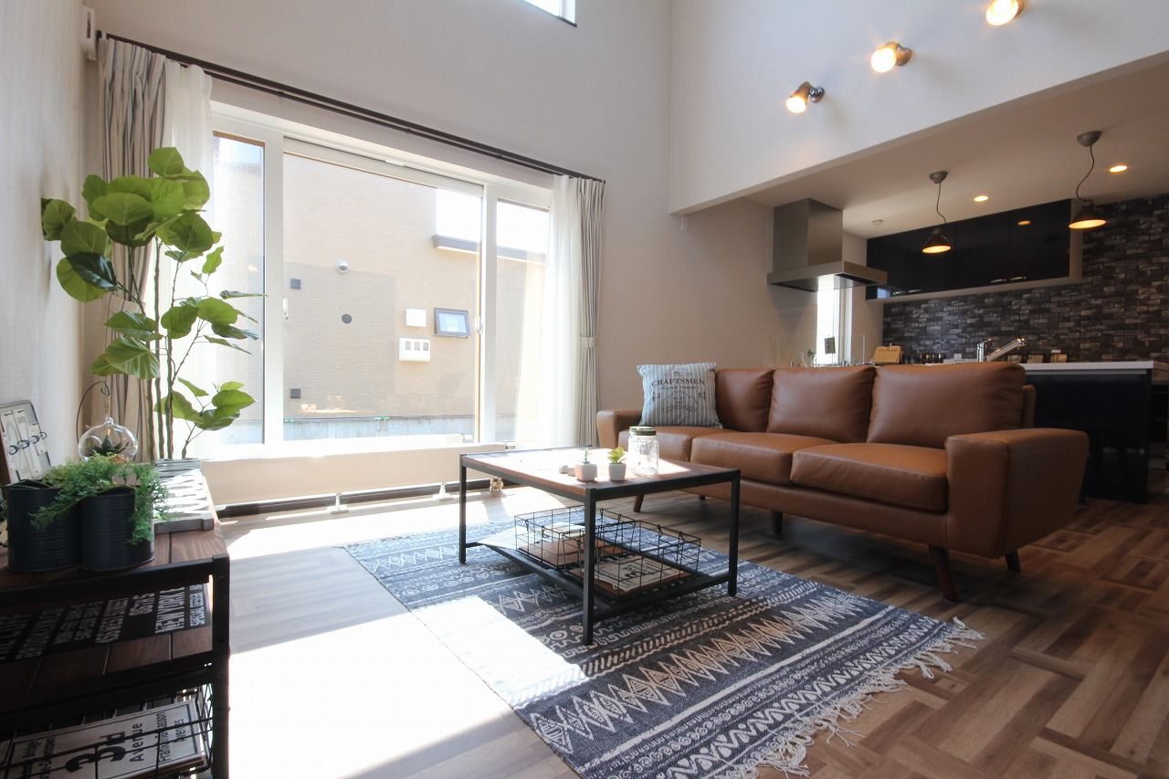 ロゴスホーム 【32坪/吹き抜け】表情豊かなナチュラルヴィンテージスタイルの家の建築実例画像1