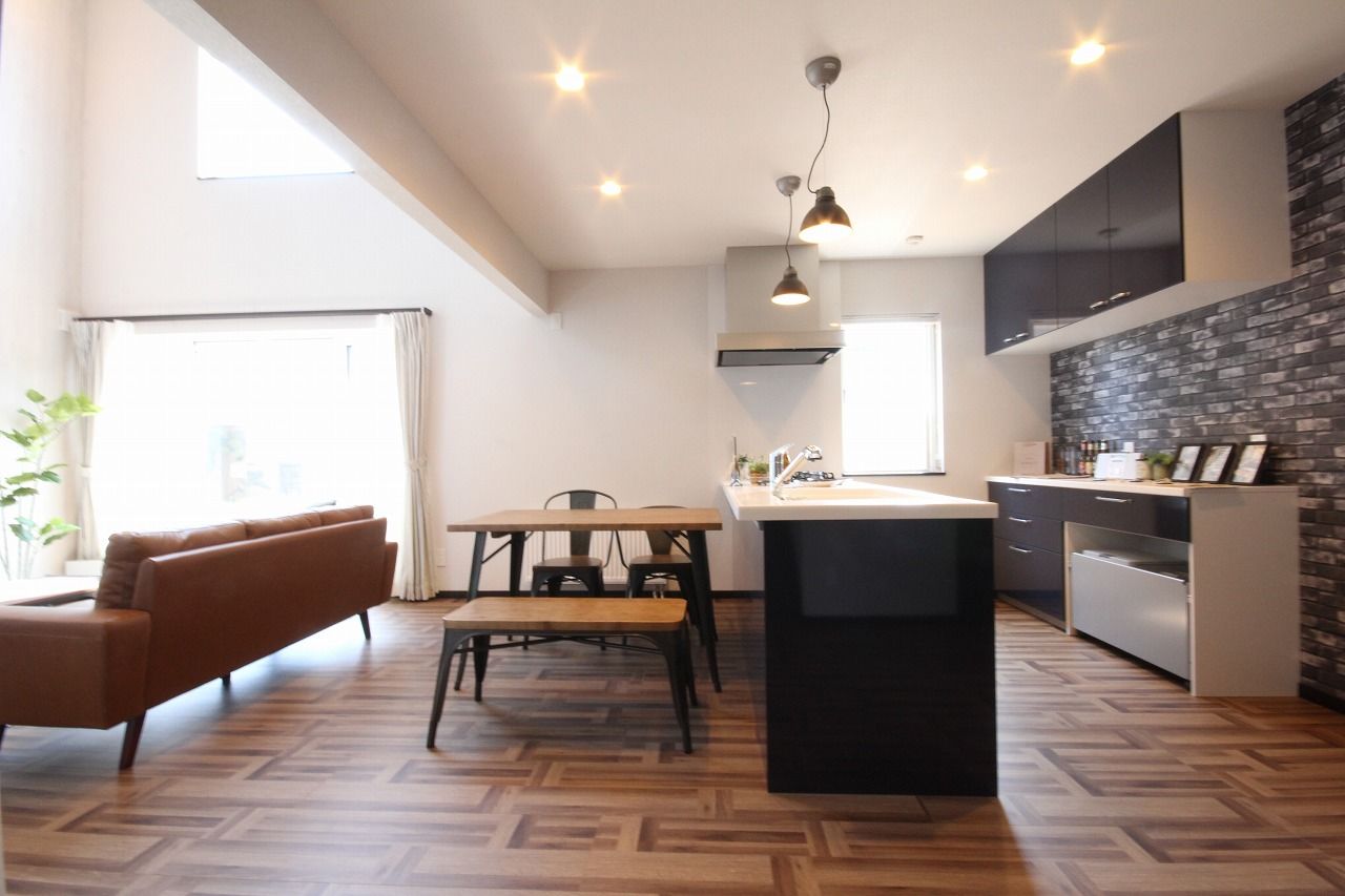 ロゴスホーム 【32坪/吹き抜け】表情豊かなナチュラルヴィンテージスタイルの家の建築実例画像2