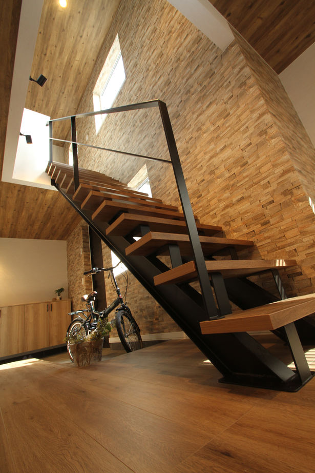 ロゴスホーム 【2000万円台/間取図/カーポート】木のぬくもりがモダンな家の建築実例画像3