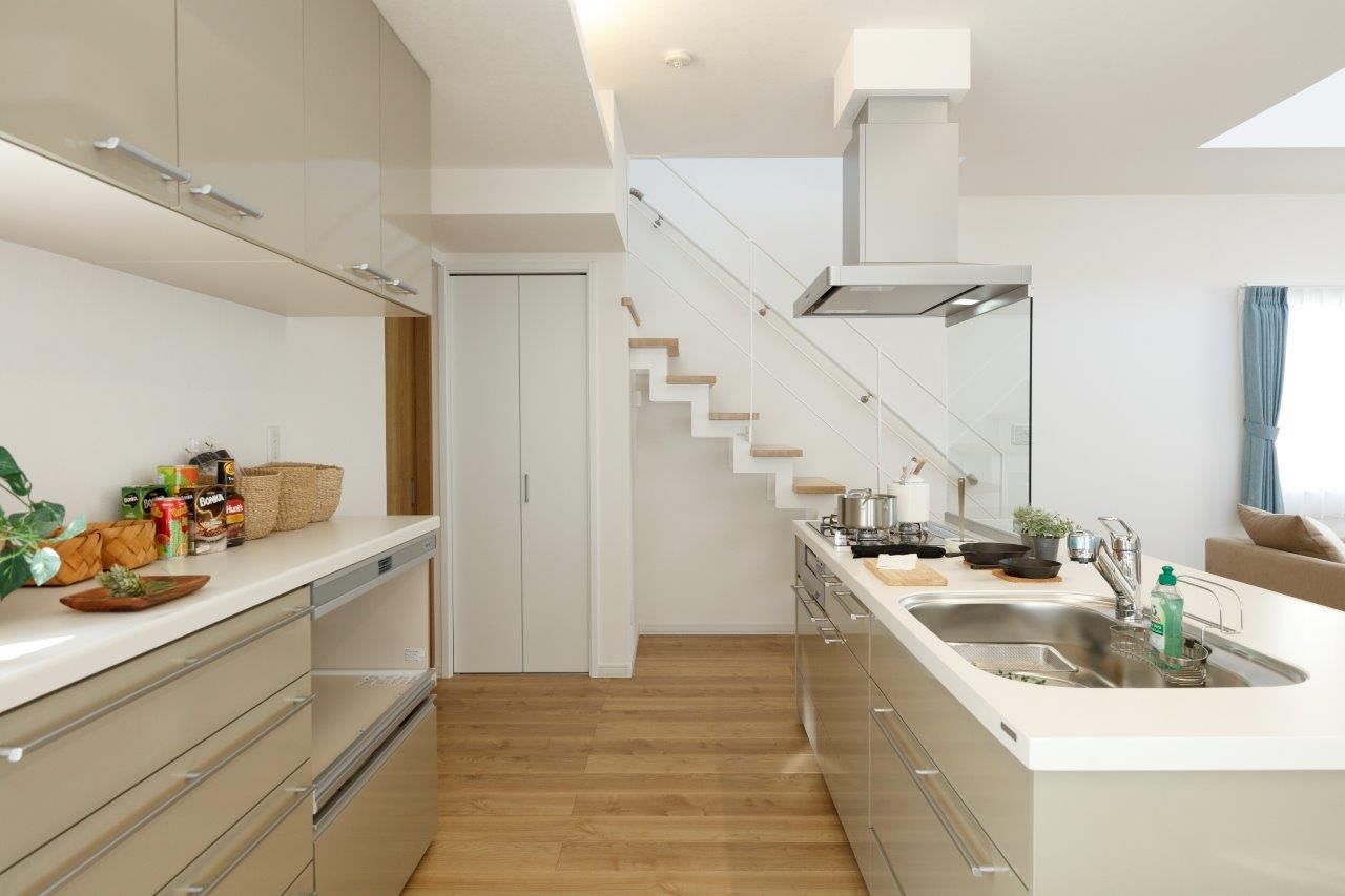 ロゴスホーム 【2000万円台/間取図/４LDK/吹き抜け】ミドリの似合うナチュラルモダンな家の建築実例画像4