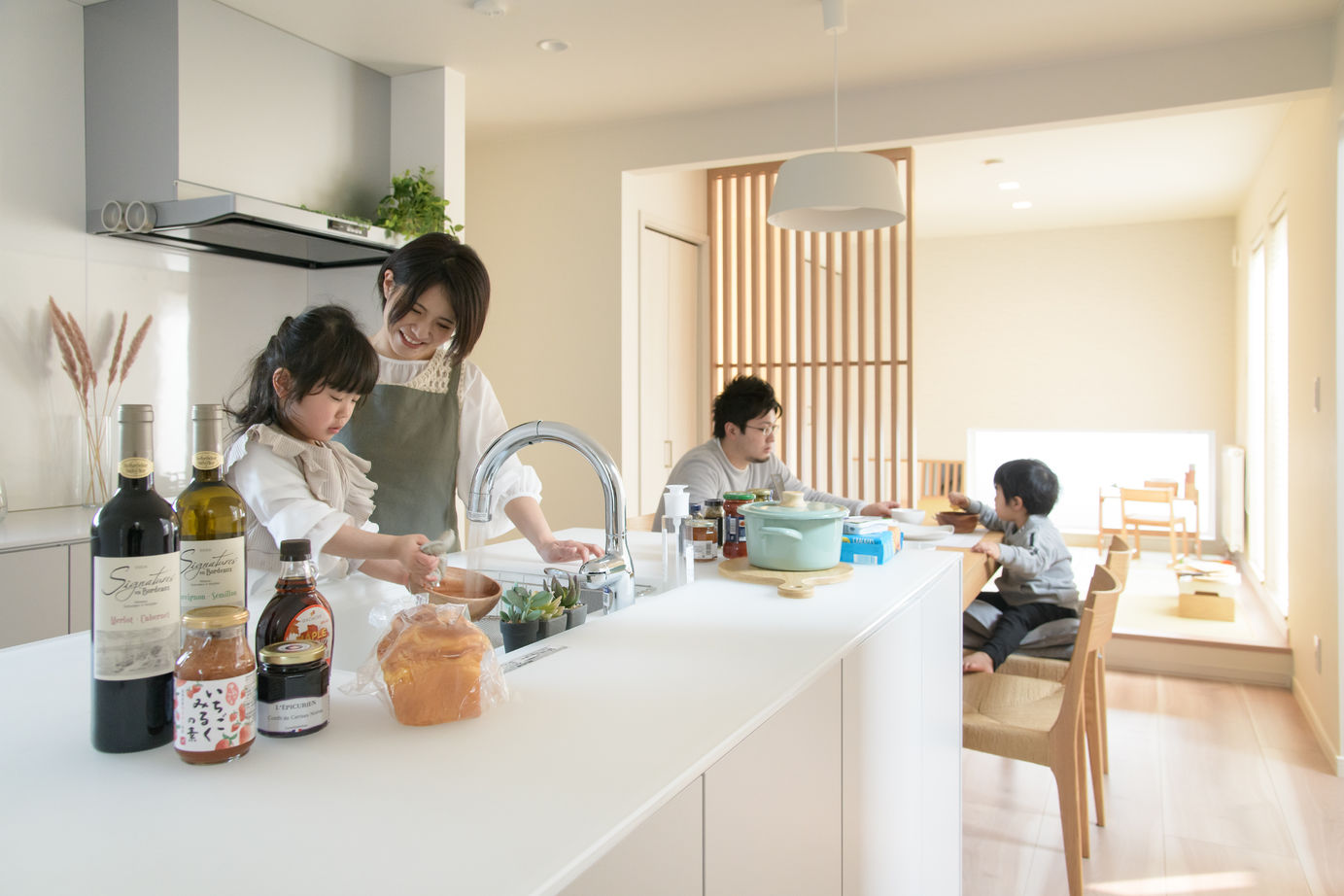 ロゴスホーム 【苫小牧市/吹抜け/テラス/ヌック/和室】家族がのびのび暮らせる住まいの建築実例画像3