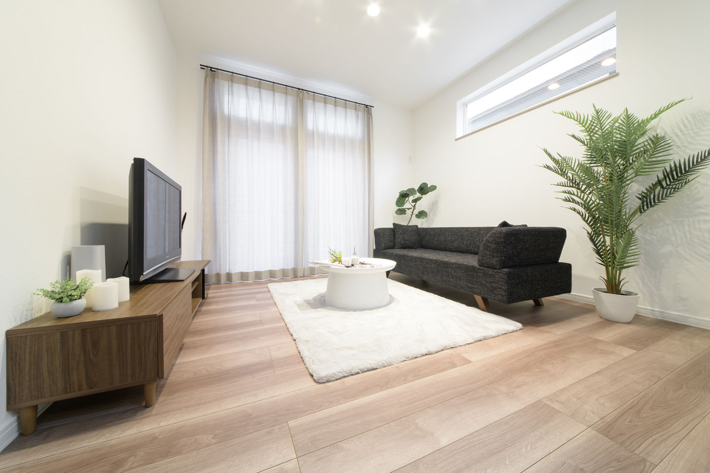 ロゴスホーム 【釧路市/室内窓/吹抜け】家族それぞれ「個」の時間を大事にするアーバンスタイルな暮らしの建築実例画像7