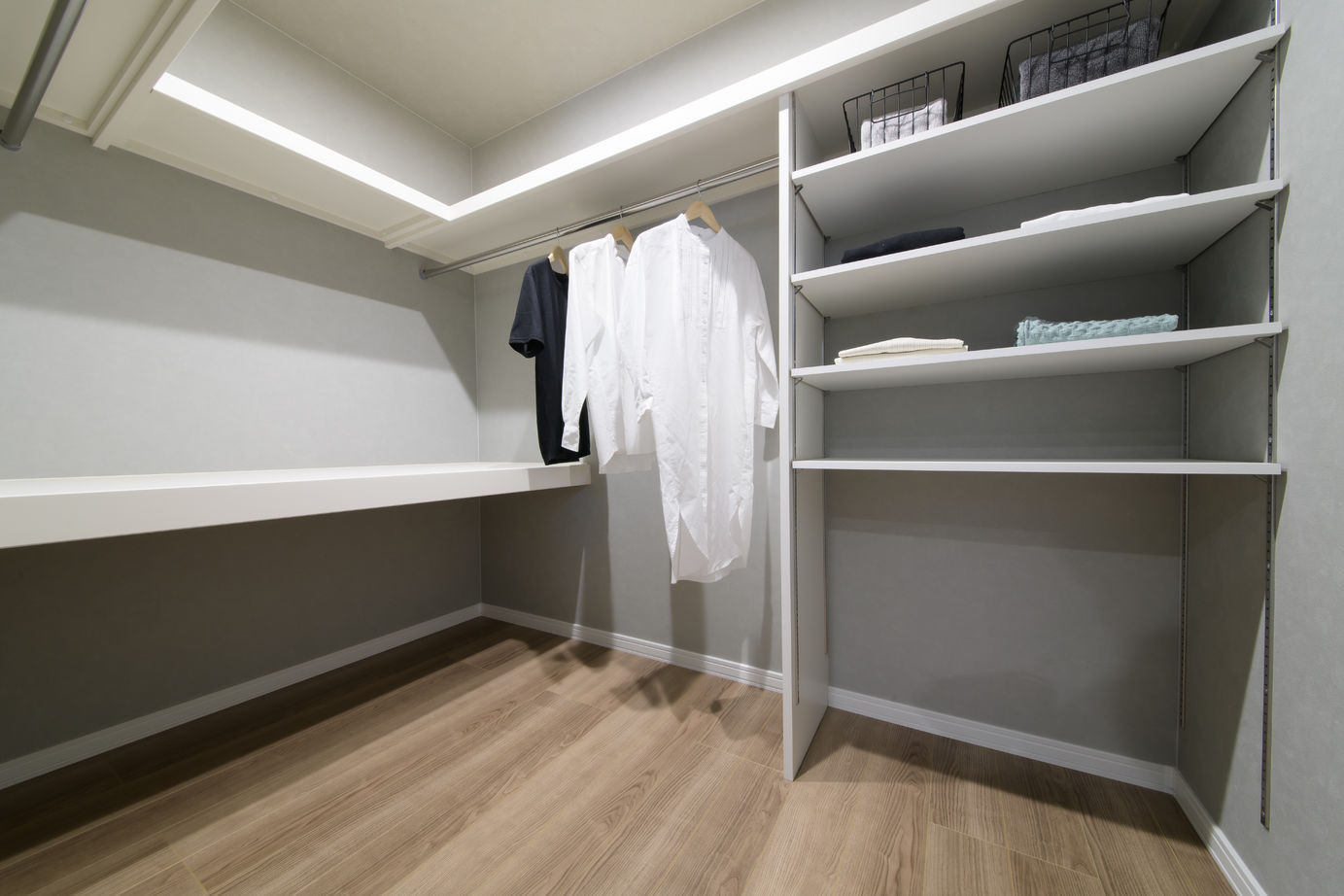 ロゴスホーム 【釧路市/室内窓/吹抜け】家族それぞれ「個」の時間を大事にするアーバンスタイルな暮らしの建築実例画像9