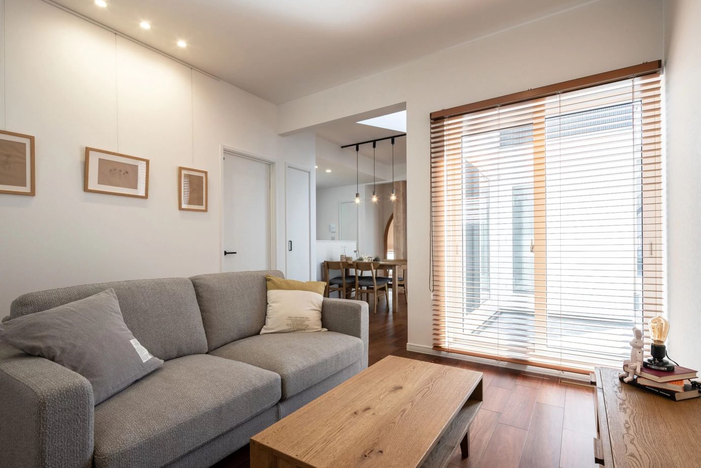 ロゴスホーム 【札幌市/吹抜け/中庭/和室】空間とデザインを楽しむ陽だまりの家の建築実例画像2