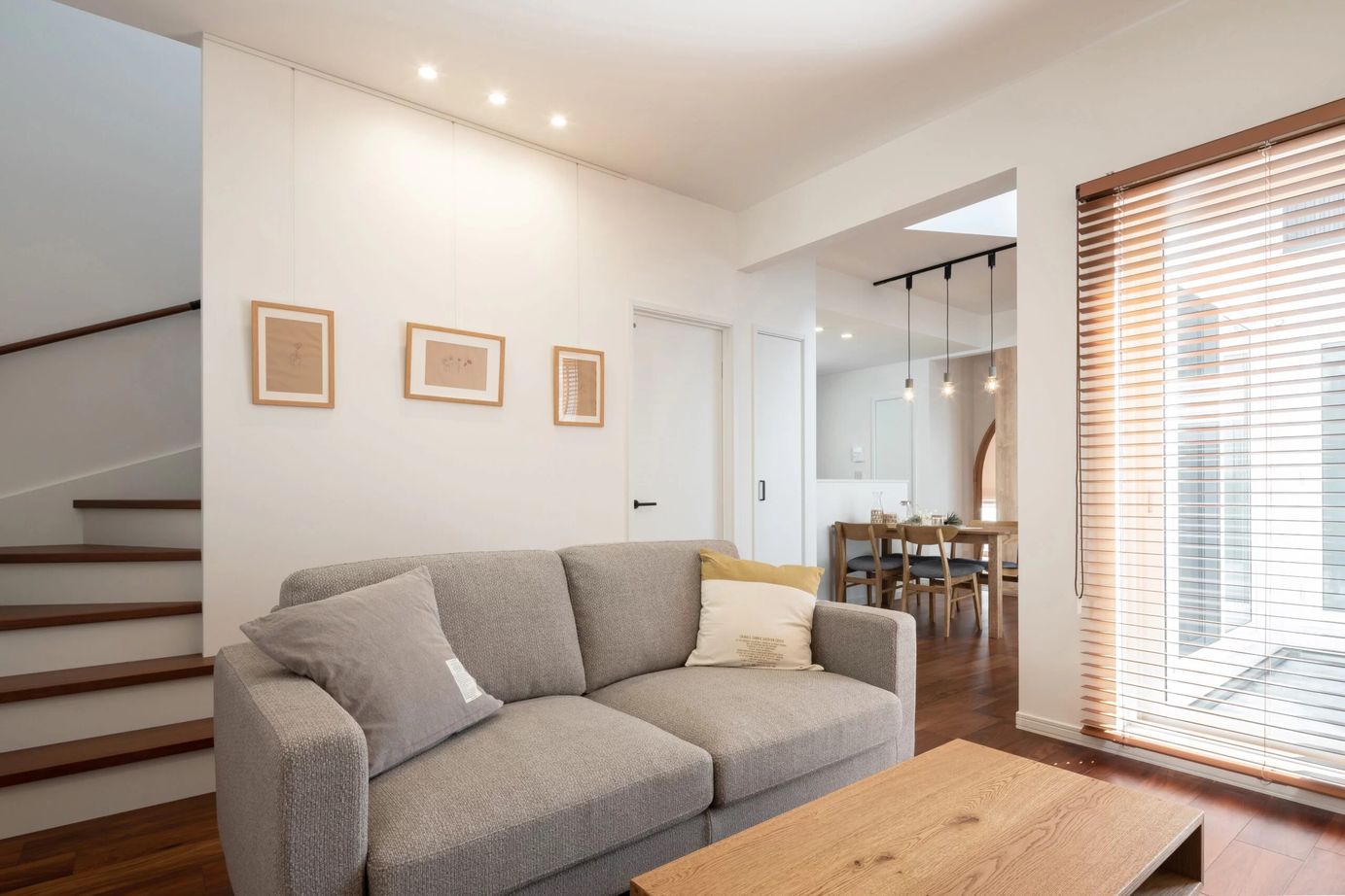 ロゴスホーム 【札幌市/吹抜け/中庭/和室】空間とデザインを楽しむ陽だまりの家の建築実例画像11