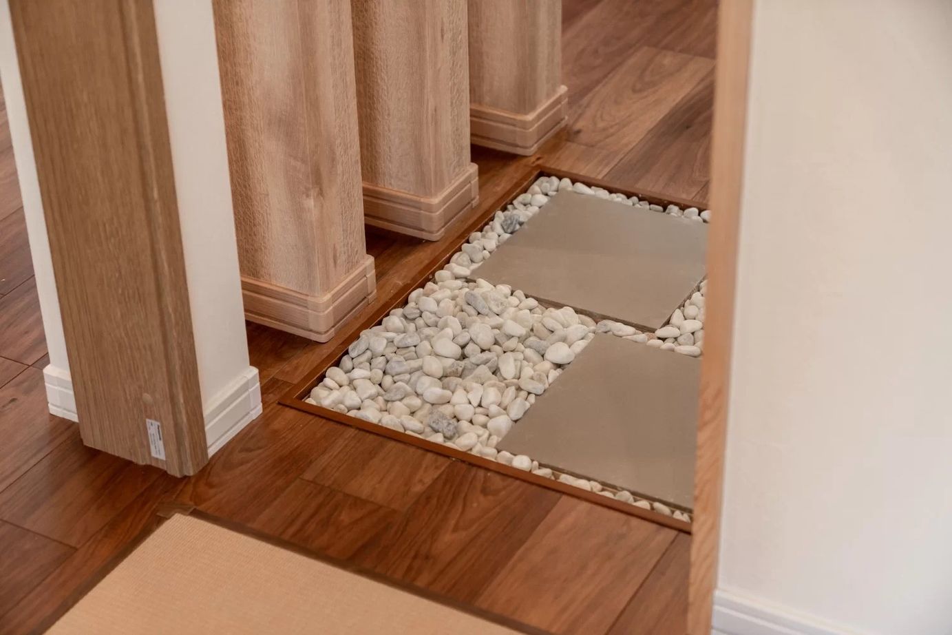 ロゴスホーム 【札幌市/吹抜け/中庭/和室】空間とデザインを楽しむ陽だまりの家の建築実例画像14