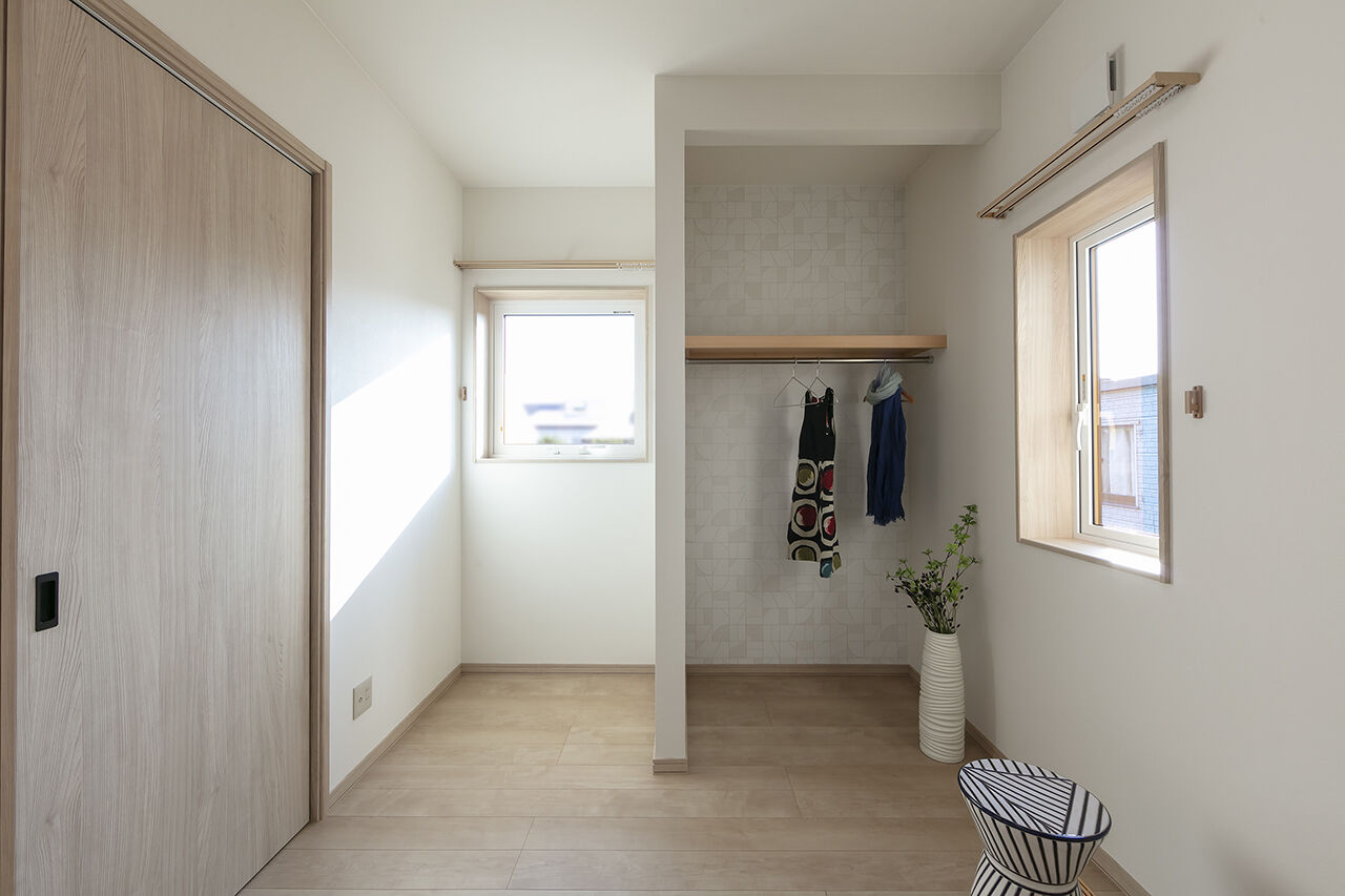 ロゴスホーム 【北海道/帯広市/平屋/勾配天井】自然美と回遊動線が魅力のナチュラルモダンな平屋の建築実例画像5