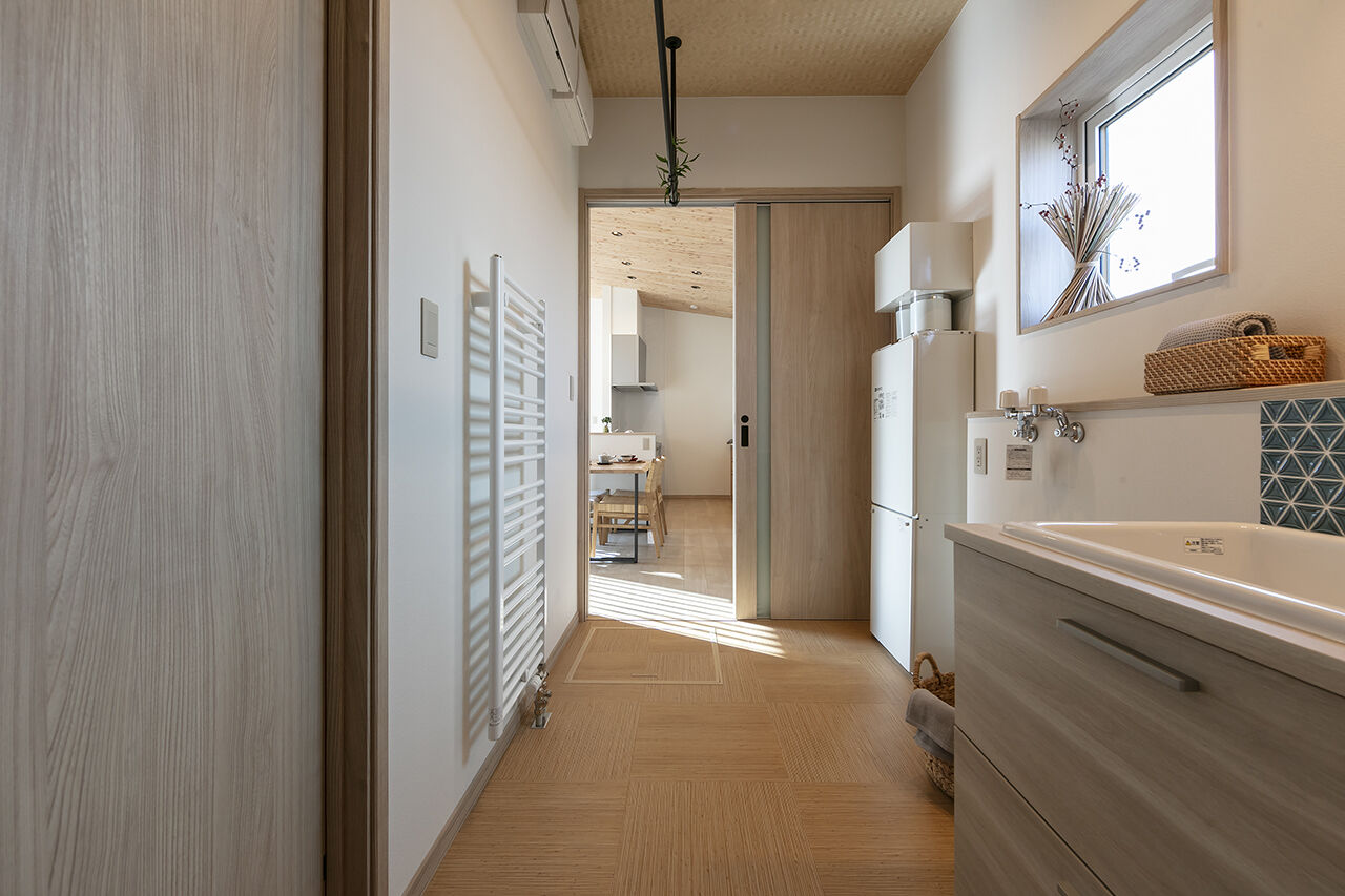 ロゴスホーム 【北海道/帯広市/平屋/勾配天井】自然美と回遊動線が魅力のナチュラルモダンな平屋の建築実例画像7