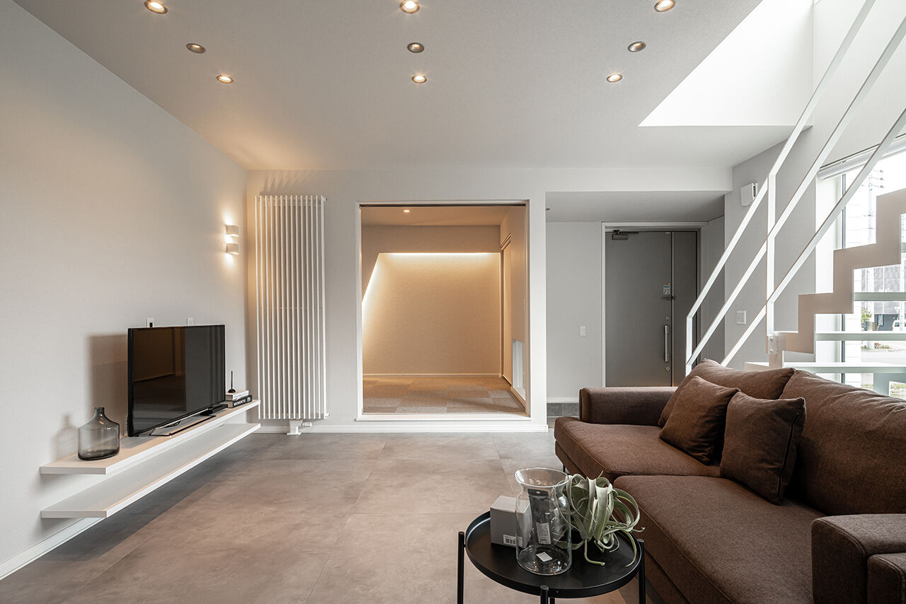 ロゴスホーム 【北海道/函館市/吹抜け/スケルトン階段】ゆったりとした時間を紡ぐ、光あふれる白い家の建築実例画像6