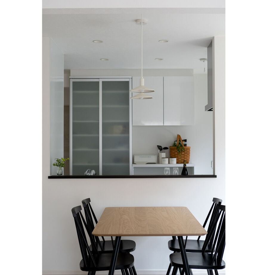 ロゴスホーム 【間取図約30坪】南向きの開放的なリビングで奥の洋室がおしゃれな4LDKの建築実例画像8