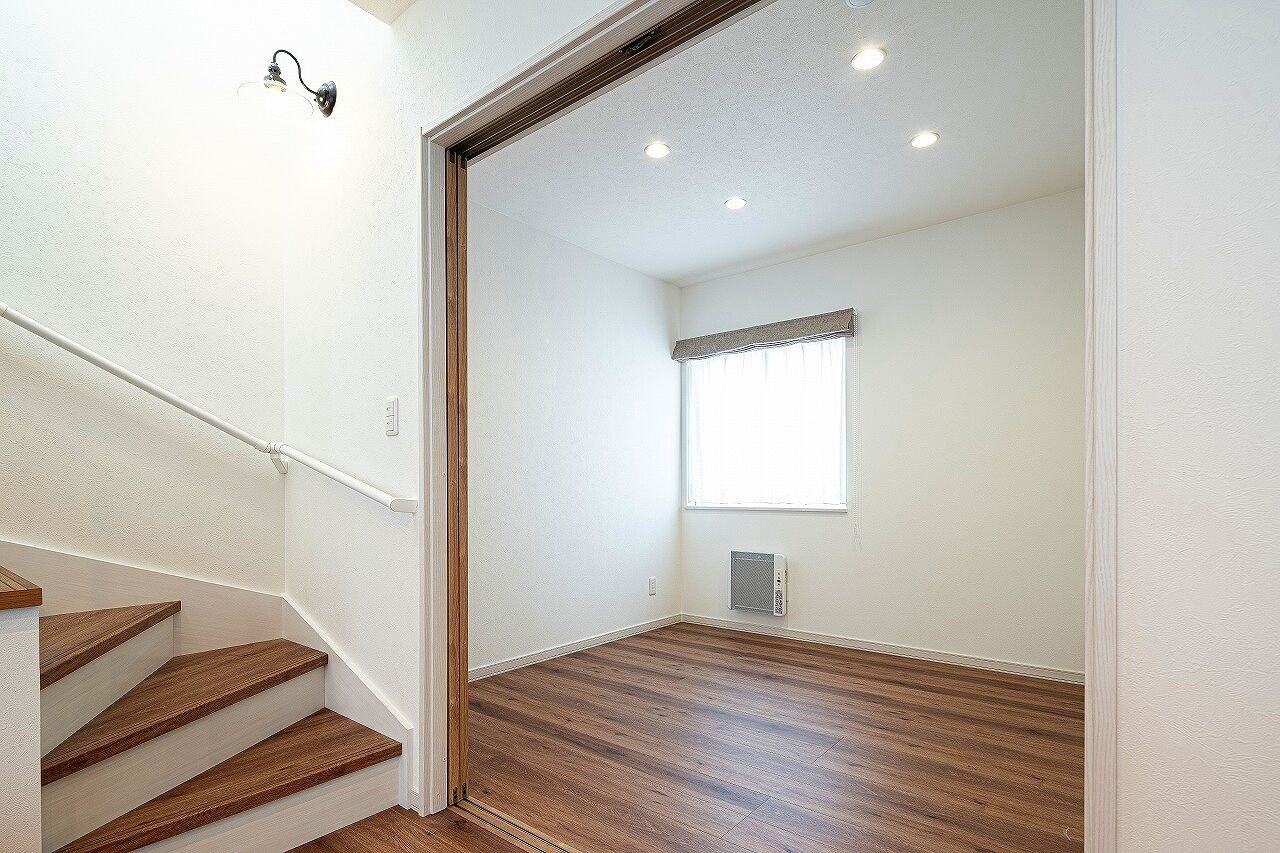 ロゴスホーム 【間取図４LDK】木のぬくもりを感じるカフェスタイルの建築実例画像5