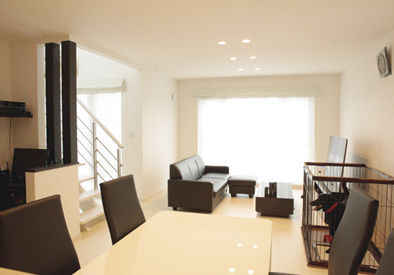 ロゴスホーム 【2000万円台｜趣味部屋｜スケルトン階段】インナーガレージをはじめ、趣味を楽しむこだわりの設計の建築実例画像2