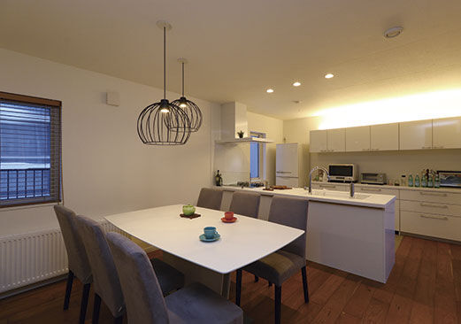 ロゴスホーム 【2000万円台｜間取図あり｜カーポート】センスが光る素敵な住まい　大きな吹抜け設計とLD分離の建築実例画像3