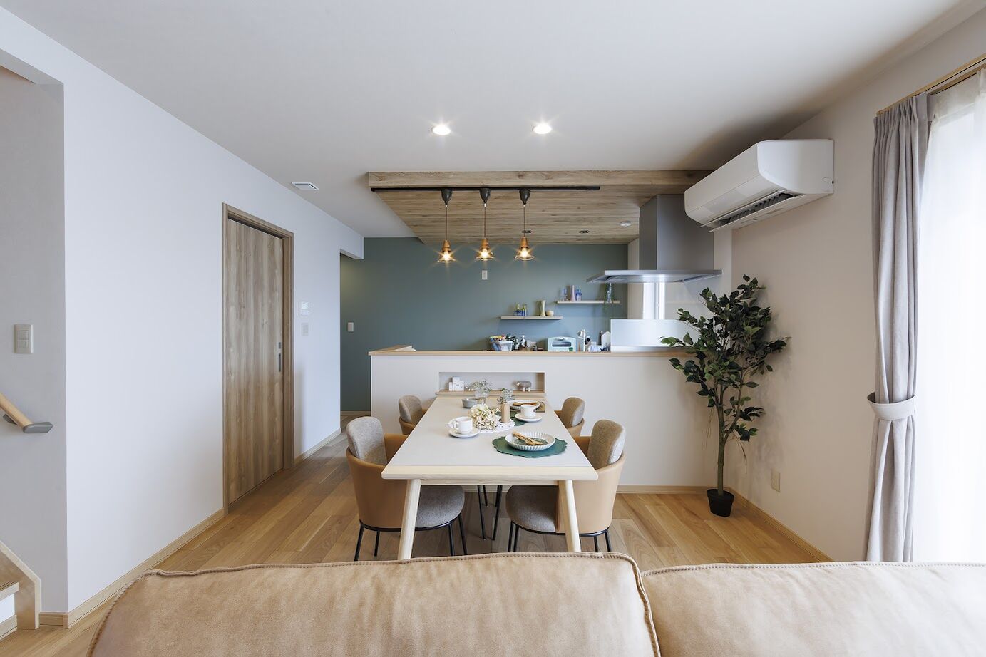 ロゴスホーム 【帯広市】木の温もりを感じる、バルコニーのある家の建築実例画像3