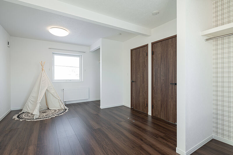 ロゴスホーム 【帯広市】L字型キッチンで家族と繋がる。会話が弾む、心地よいモダン空間。の建築実例画像6