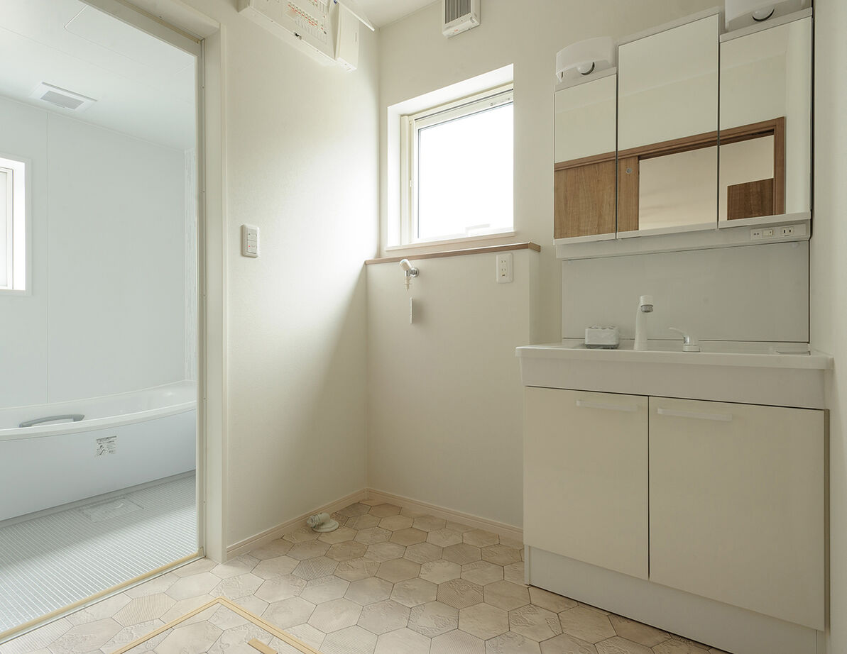 ロゴスホーム 【建物本体価格1532万円31.7坪】将来を見据えた間取りとスタイリッシュな外観が自慢の住まいの建築実例画像10