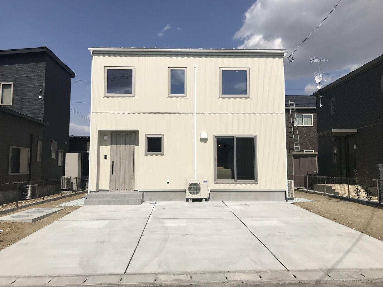 ロゴスホーム 【1600万円台/高断熱住宅】モノトーンカラーで作る北欧テイストな住まいの建築実例画像2