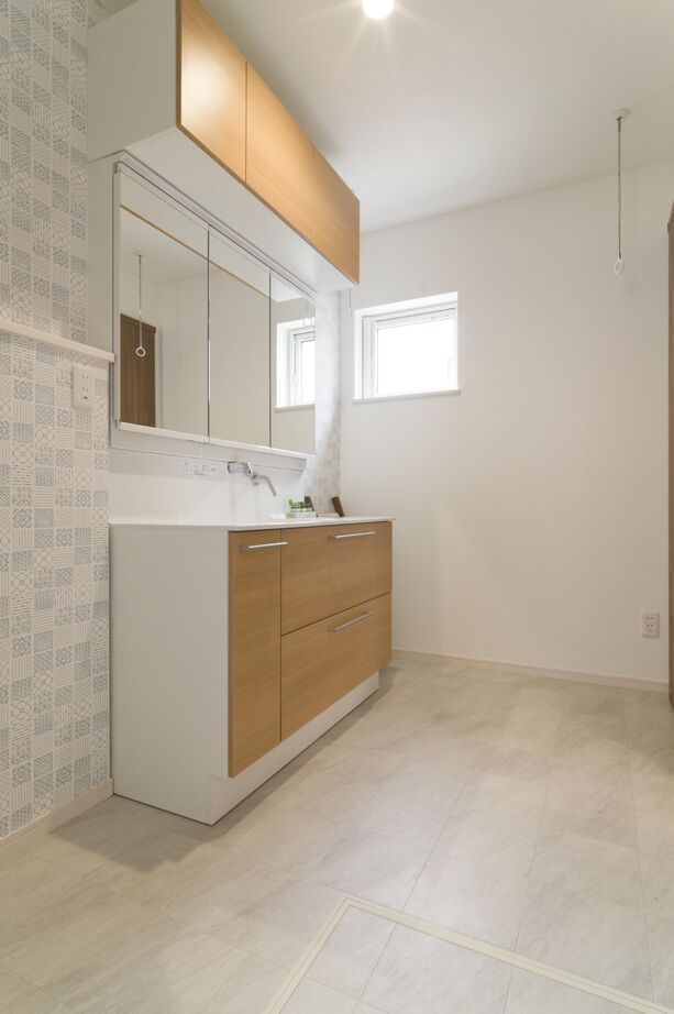 ロゴスホーム 【収納充実｜アクセントクロス｜ご家族3人】 北海道のZEH基準を満たす高性能住宅！の建築実例画像5