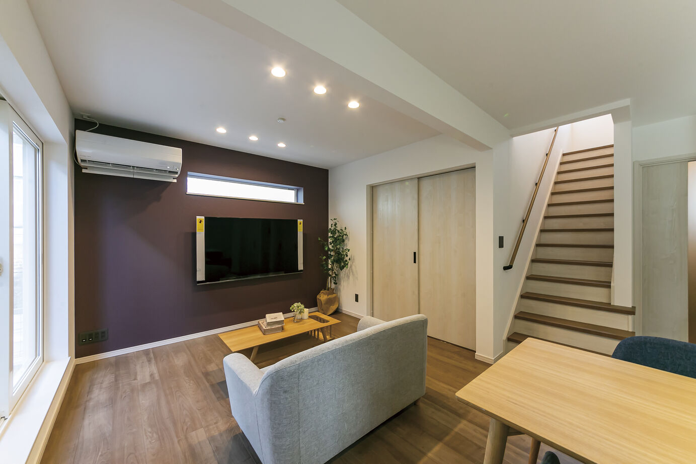 ロゴスホーム 【1000万円台｜収納充実｜アクセントクロス】実用性と充実の標準装備も魅力　豊富な選択肢から理想の形に！の建築実例画像2