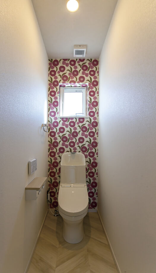 ロゴスホーム 【1000万円台｜収納充実｜アクセントクロス】実用性と充実の標準装備も魅力　豊富な選択肢から理想の形に！の建築実例画像5