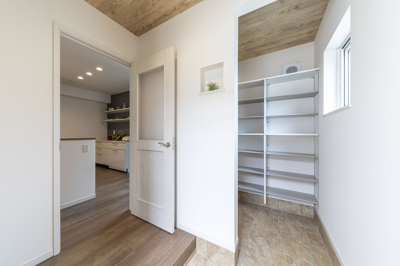 ロゴスホーム 【1000万円台｜ZEH仕様｜収納充実】性能にこだわったお家　飽きのこないナチュラルテイストで快適な生活をの建築実例画像3