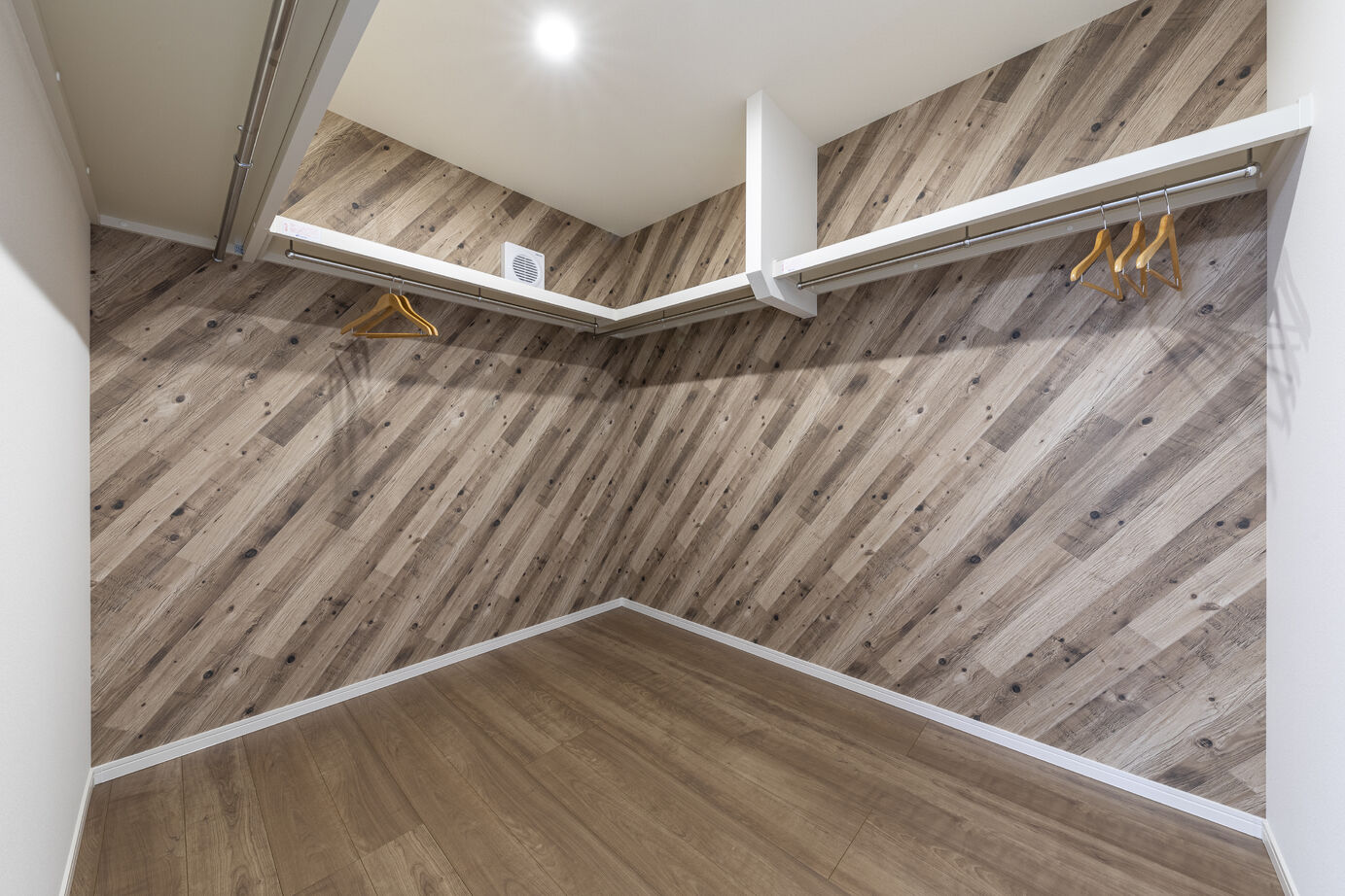 ロゴスホーム 【1000万円台｜ZEH仕様｜収納充実】性能にこだわったお家　飽きのこないナチュラルテイストで快適な生活をの建築実例画像4