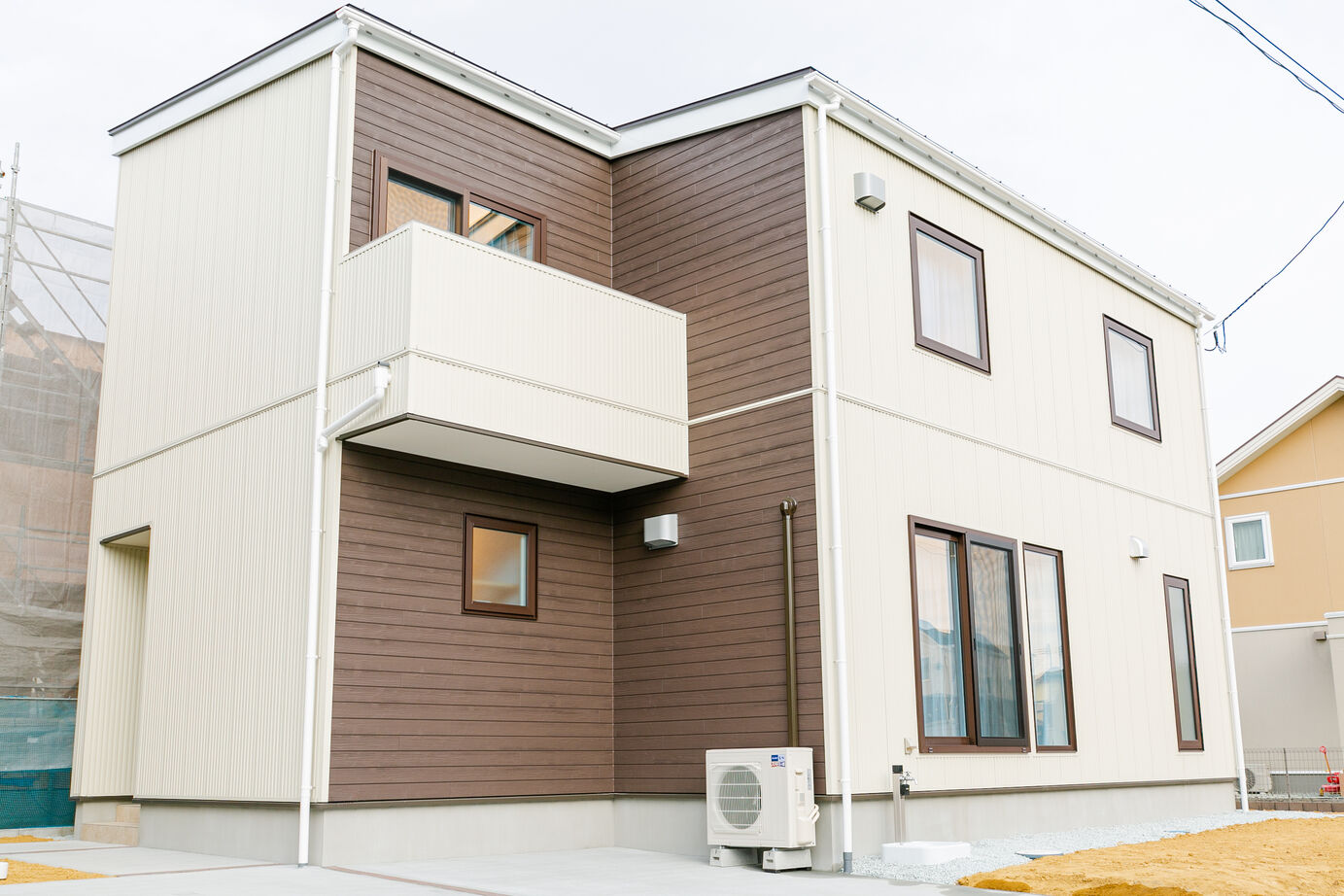 ロゴスホーム 【1000万円台｜収納充実｜お子様3人】ナチュラルテイストで家族みんながリラックスできるあたたかい空間の建築実例画像3