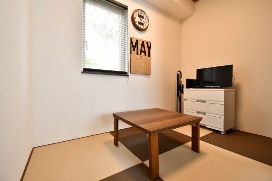 ロゴスホーム 【1000万円台/太陽光発電】2×6工法で魅せる高性能住宅。光熱費の負担を軽減できるECOな住まいの建築実例画像2