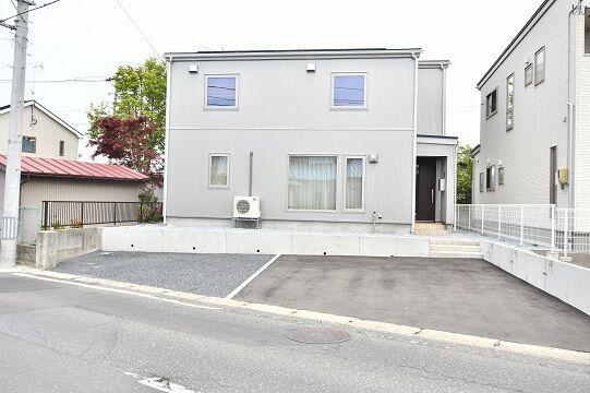 ロゴスホーム 【1000万円台/太陽光発電】2×6工法で魅せる高性能住宅。光熱費の負担を軽減できるECOな住まいの建築実例画像3