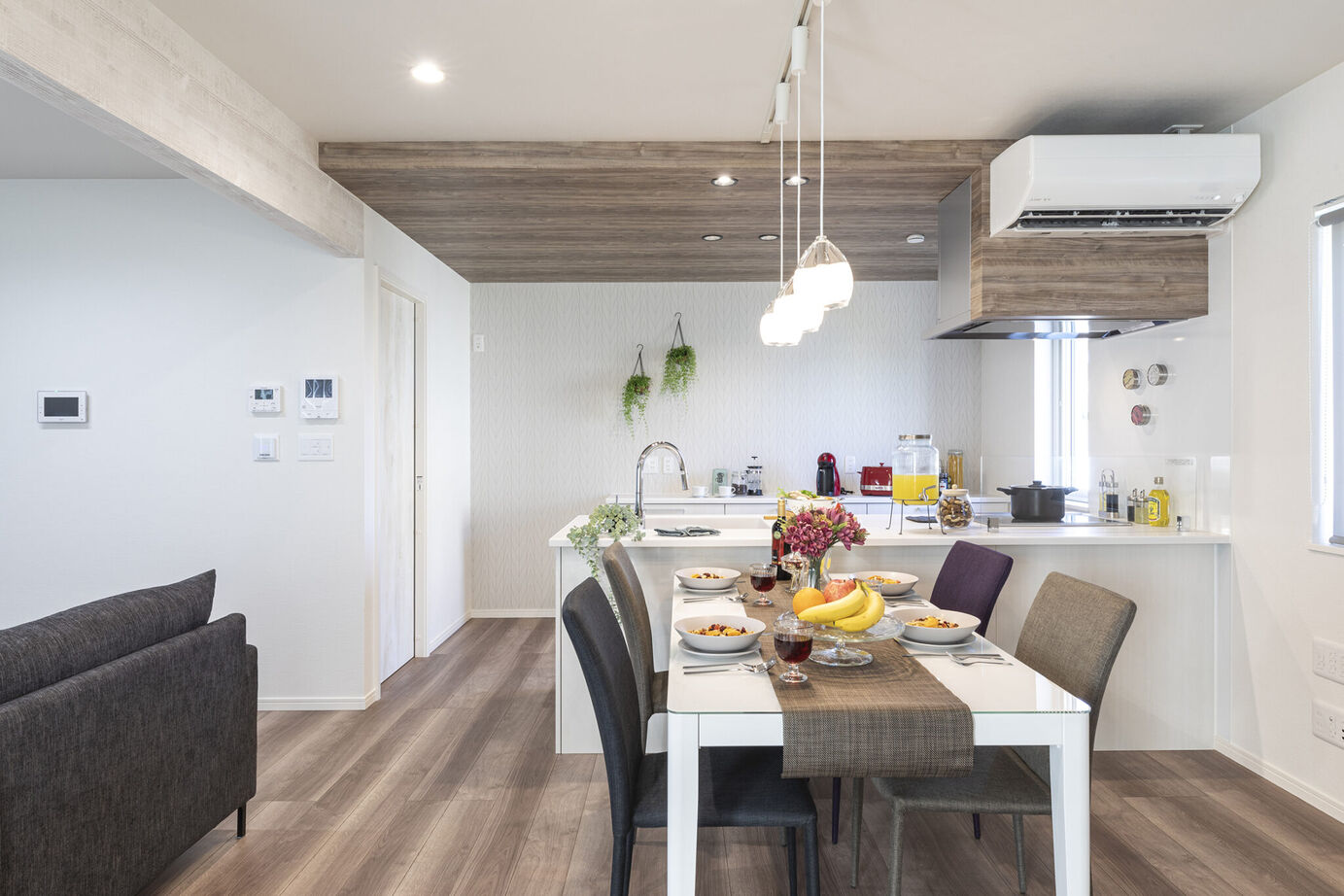 ロゴスホーム 【福島県】ナチュラルとモダンが調和。遊び心と機能性を両立させた家。の建築実例画像10