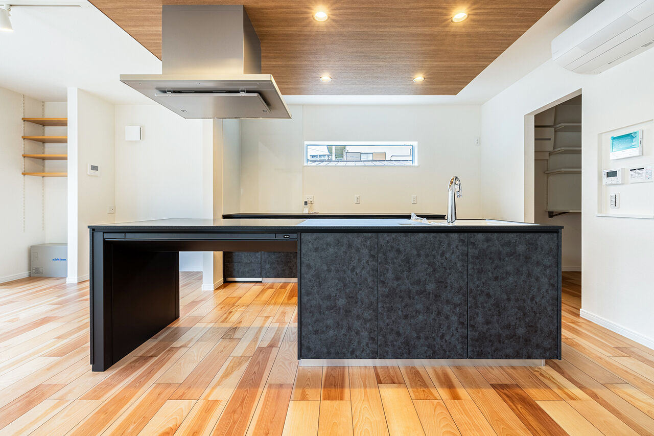 ロゴスホーム 【ふじみ野市／吹抜／収納充実／間取図】家族が集まり、団欒を楽しむキッチンにこだわった住まいの建築実例画像3