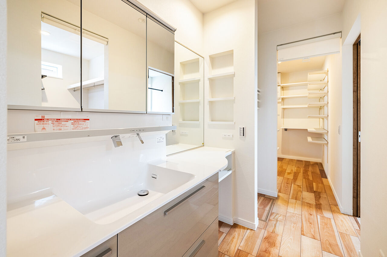 ロゴスホーム 【ふじみ野市／吹抜／収納充実／間取図】家族が集まり、団欒を楽しむキッチンにこだわった住まいの建築実例画像8