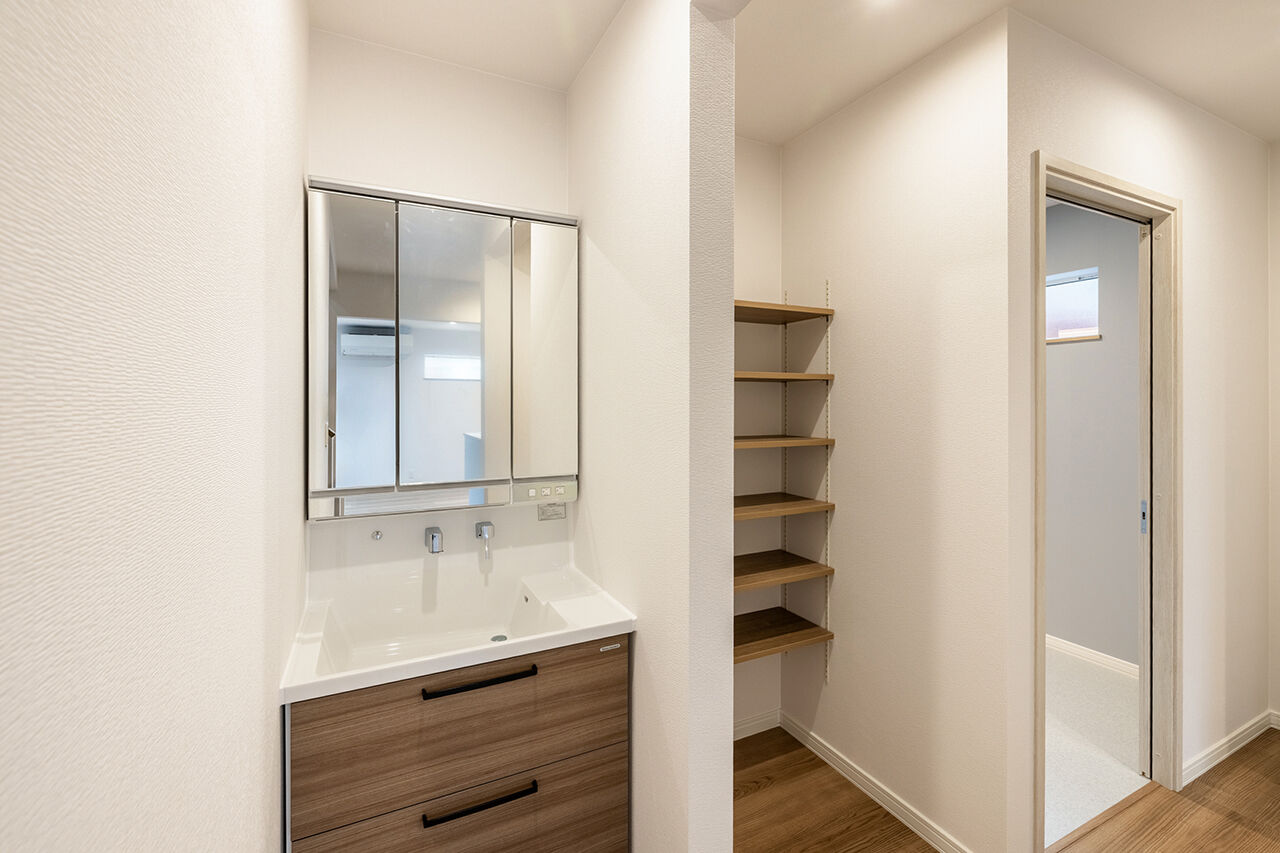 ロゴスホーム 【川越市／延床35坪／収納充実】暮らしやすい間取り＆動線設計×永く愛せる北欧風デザインの建築実例画像4