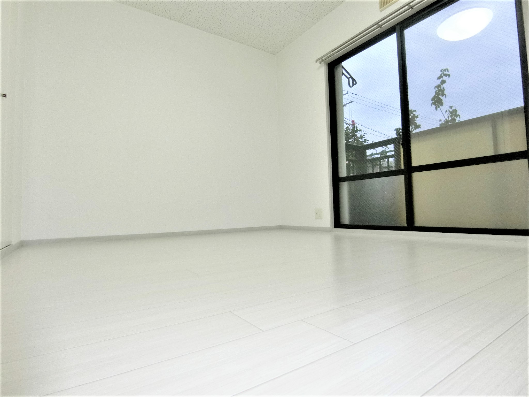 居室・リビング　明るい南向きのベッドルームです☆