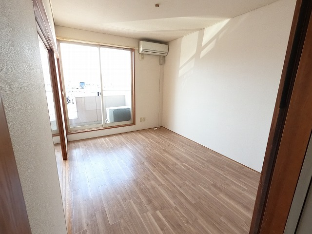 ハイツ長谷川の居間写真