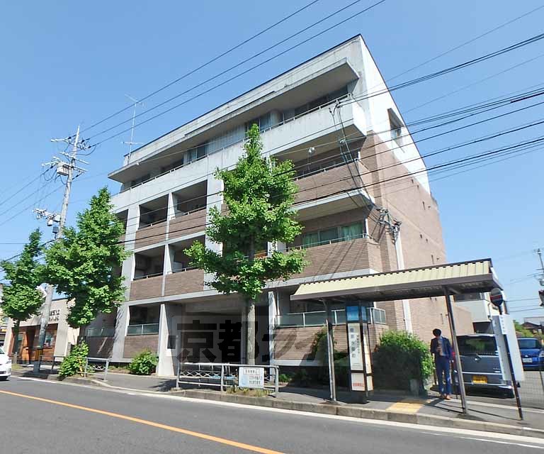 京都市西京区樫原水築町のマンションの建物外観