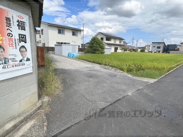 【香芝市穴虫のアパートのエントランス】