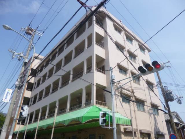 東須磨グリーンハイツの建物外観