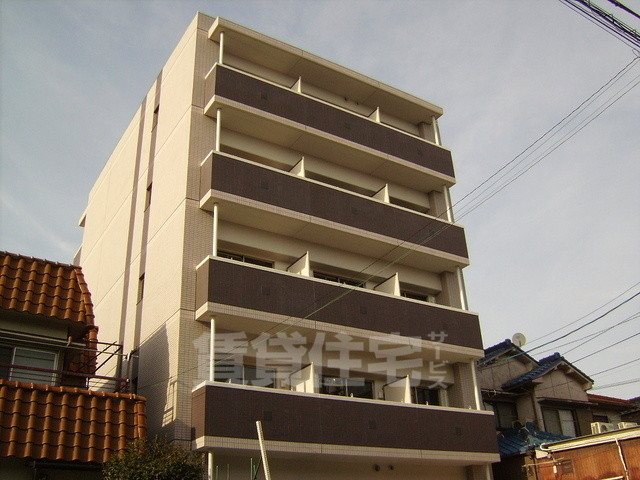 名古屋市中川区大畑町のマンションの建物外観
