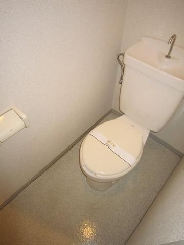 【足立区島根のアパートのトイレ】