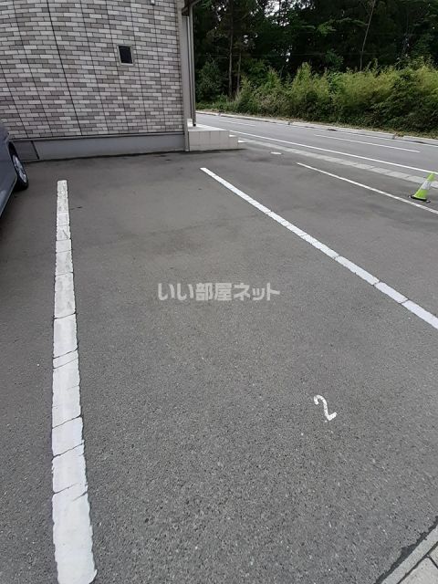【プリエールＢ棟の駐車場】