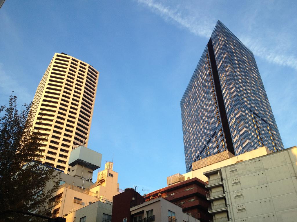 コンシェリア西新宿TOWERS WESTの建物外観
