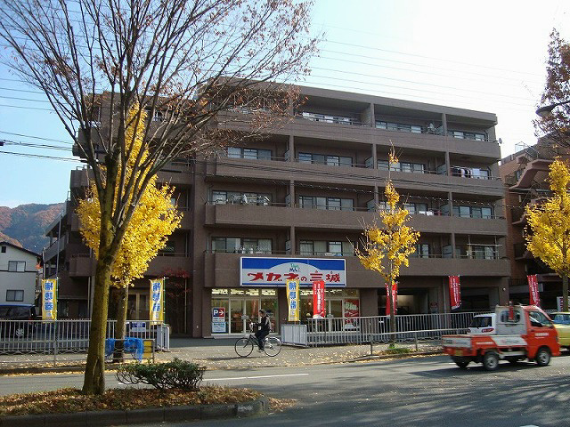 京都市左京区修学院沖殿町のマンションの建物外観