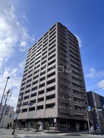 磐田市中泉のマンションの建物外観