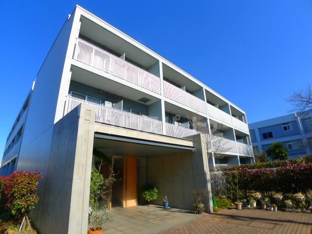 松戸市松飛台のマンションの建物外観