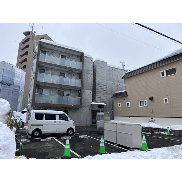 北海道札幌市西区発寒三条５の賃貸マンションの外観