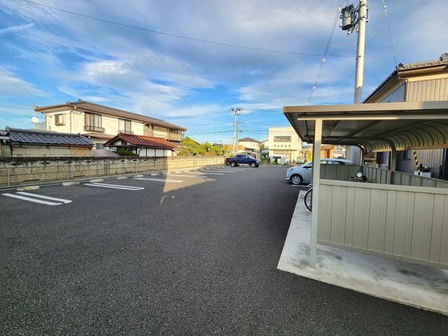 【柴田郡大河原町金ケ瀬のアパートの駐車場】